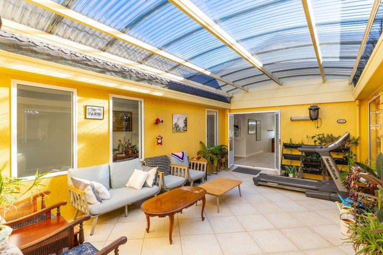 Photo of property in 40-42 Waikawa Road, Picton, 7220