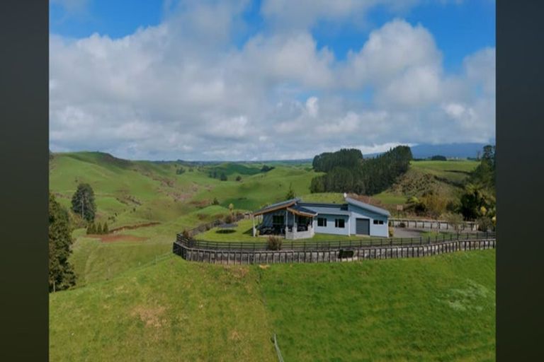 Photo of property in 350 Awai Road, Tarurutangi, New Plymouth, 4372