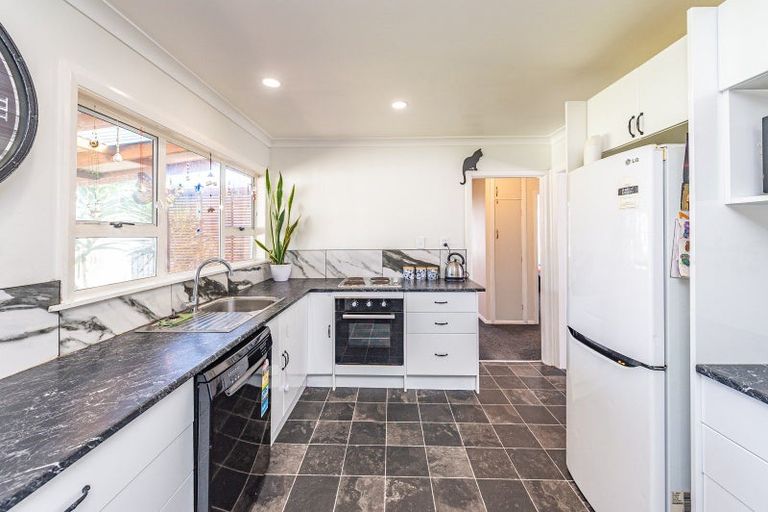 Photo of property in 51 Thatcher Street, Castlecliff, Whanganui, 4501