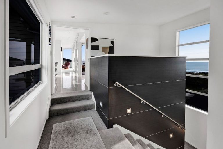 Photo of property in 2/5 Beach Street, Fitzroy, New Plymouth, 4312