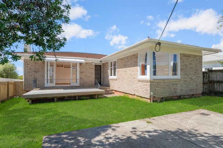 Photo of property in 799 Te Atatu Road, Te Atatu Peninsula, Auckland, 0610