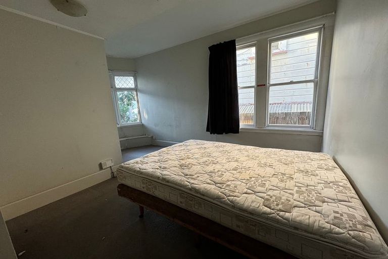 Photo of property in 98 Majoribanks Street, Mount Victoria, Wellington, 6011