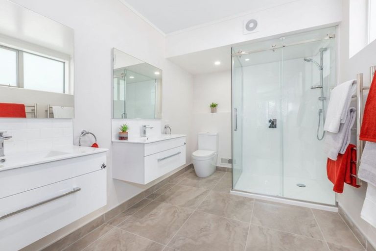 Photo of property in 22 Molyneux Close, Whitby, Porirua, 5024