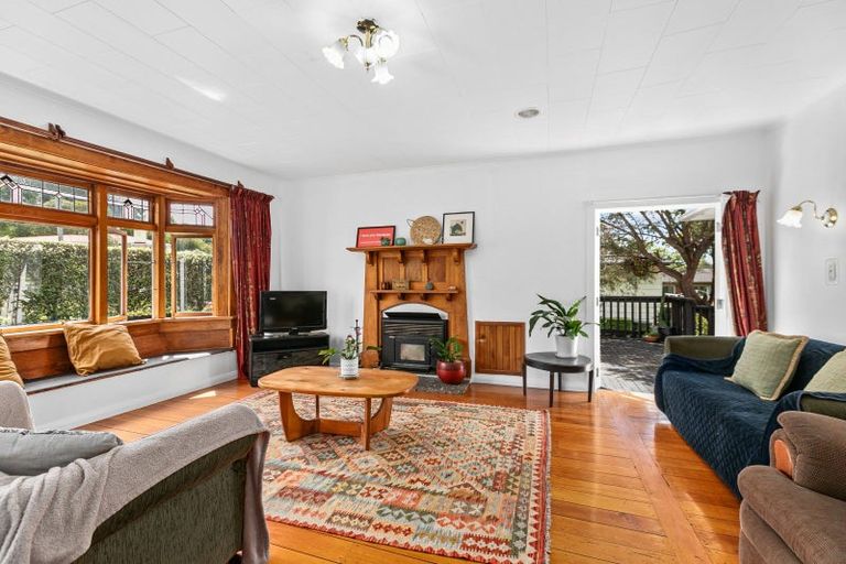 Photo of property in 31 Domain Road, Waipawa, 4210