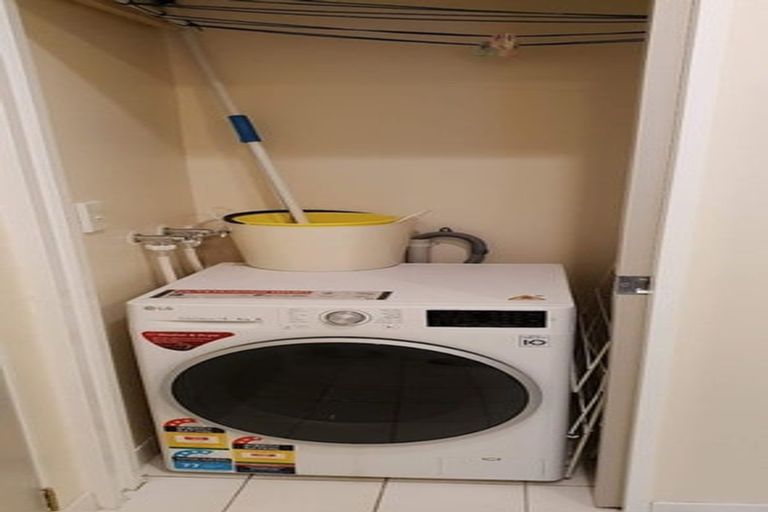 Photo of property in Terrace Heights Apartments, 4b/163 The Terrace, Wellington Central, Wellington, 6011