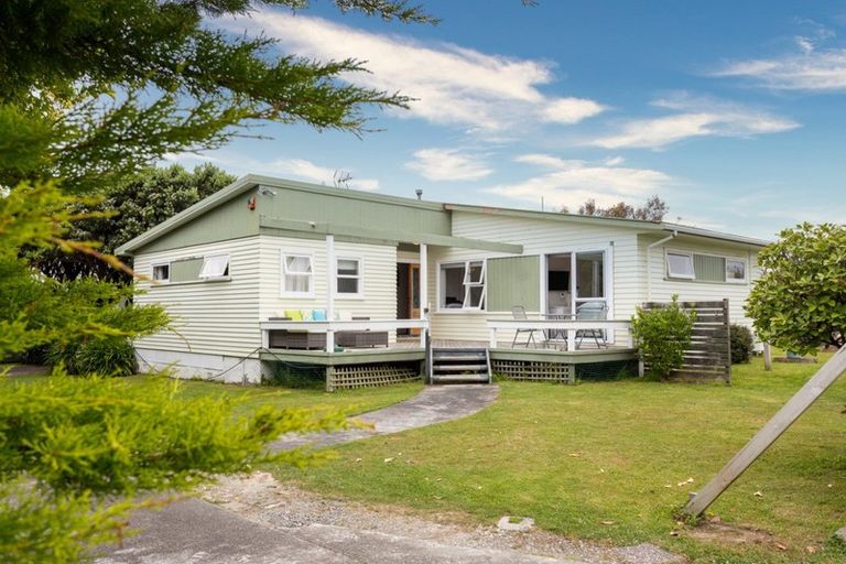 Photo of property in 8 Pennant Grove, Titahi Bay, Porirua, 5022