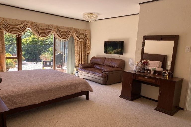 Photo of property in 18 Corrondella Grove, Belmont, Lower Hutt, 5010