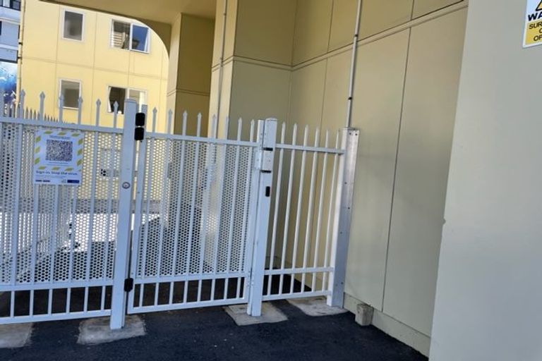 Photo of property in Basin Reserve Complex, 13/4 Sussex Street, Mount Cook, Wellington, 6021