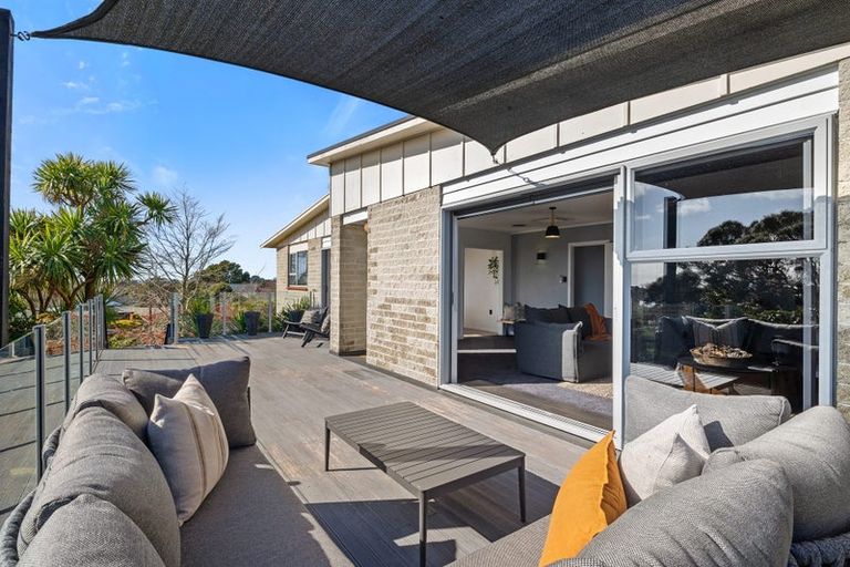 Photo of property in 9 Cabot Place, Frankleigh Park, New Plymouth, 4310