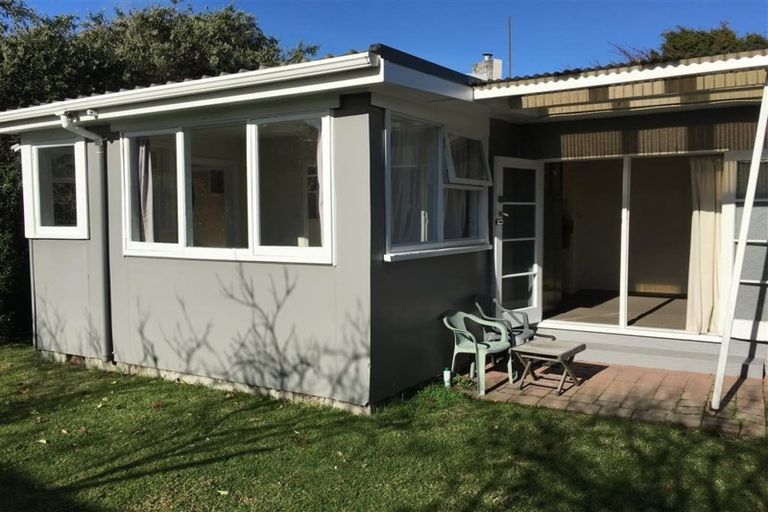 Photo of property in 5 Park Road, Paraparaumu Beach, Paraparaumu, 5032