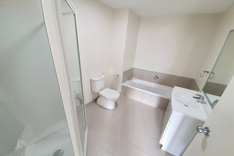 Photo of property in 11 Puweto Avenue, Takanini, 2112