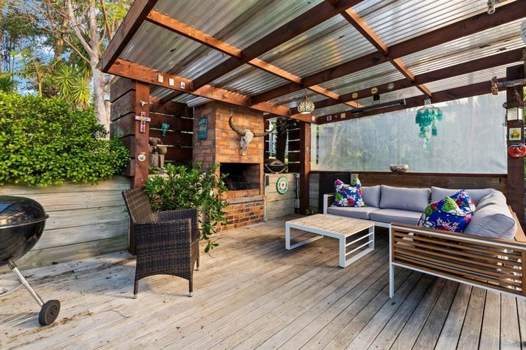 Photo of property in 28 Alexander Avenue, Torbay, Auckland, 0630