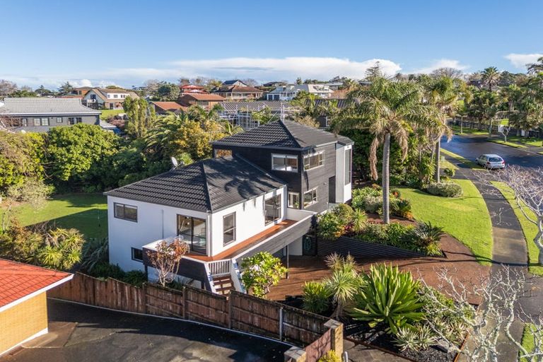 Photo of property in 11 Stevenson Way, Cockle Bay, Auckland, 2014
