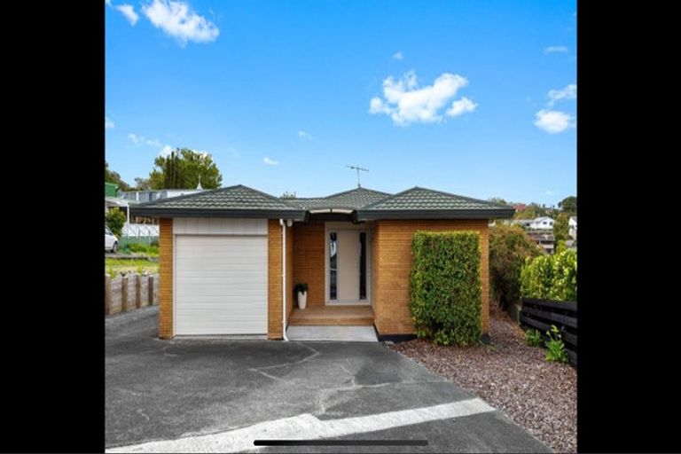 Photo of property in 12a Tower Hill, Stanmore Bay, Whangaparaoa, 0930