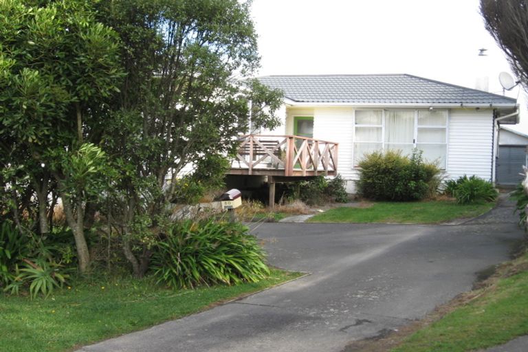 Photo of property in 80 Ruskin Road, Newlands, Wellington, 6037