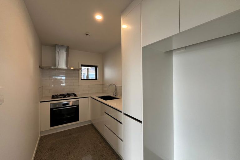 Photo of property in 6 Redfern Way, Pyes Pa, 3112