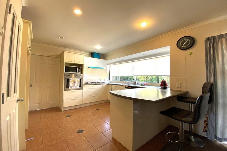 Photo of property in 130 Kilkenny Drive, East Tamaki Heights, Auckland, 2016