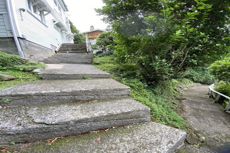 Photo of property in 164 Glenmore Street, Northland, Wellington, 6012