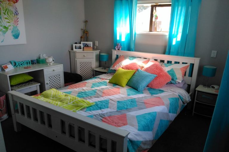 Photo of property in 145 Wiseley Road, West Harbour, Auckland, 0618
