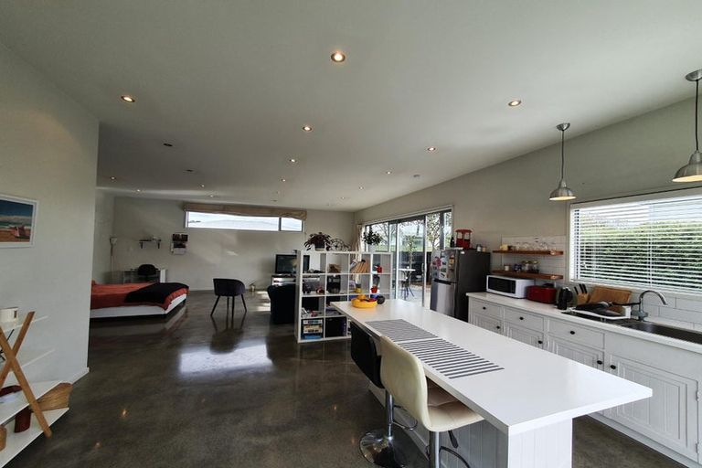 Photo of property in 6 Neeve Road, Taradale, Napier, 4112