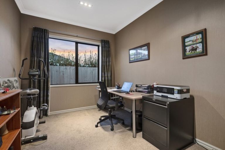 Photo of property in 23 Inglewood Place, Bethlehem, Tauranga, 3110