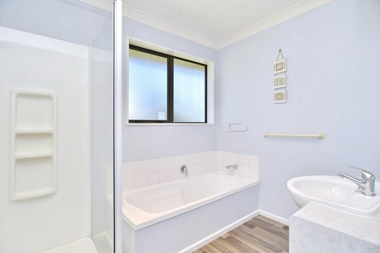 Photo of property in 17 Mounter Avenue, Northwood, Christchurch, 8051