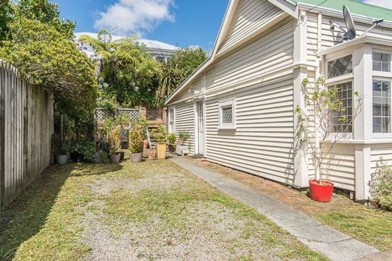Photo of property in 2b Staunton Avenue, Mount Cook, Wellington, 6011