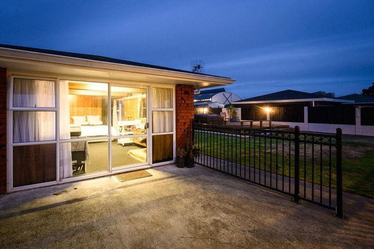 Photo of property in 6 Grange Place, Milson, Palmerston North, 4414