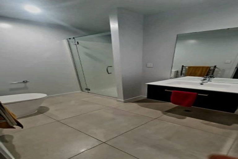 Photo of property in Frank Sargeson Apts, 204/74 Anzac Street, Takapuna, Auckland, 0622