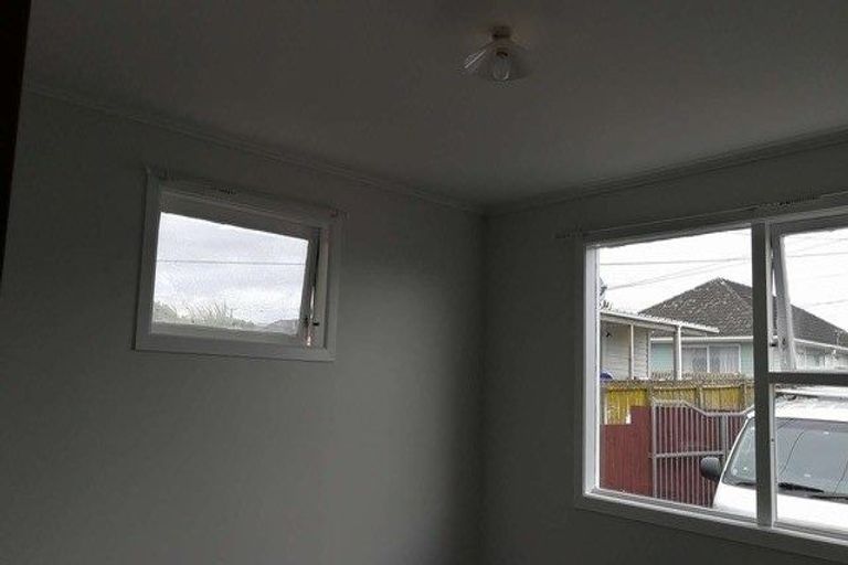 Photo of property in 105 Tidal Road, Mangere, Auckland, 2022