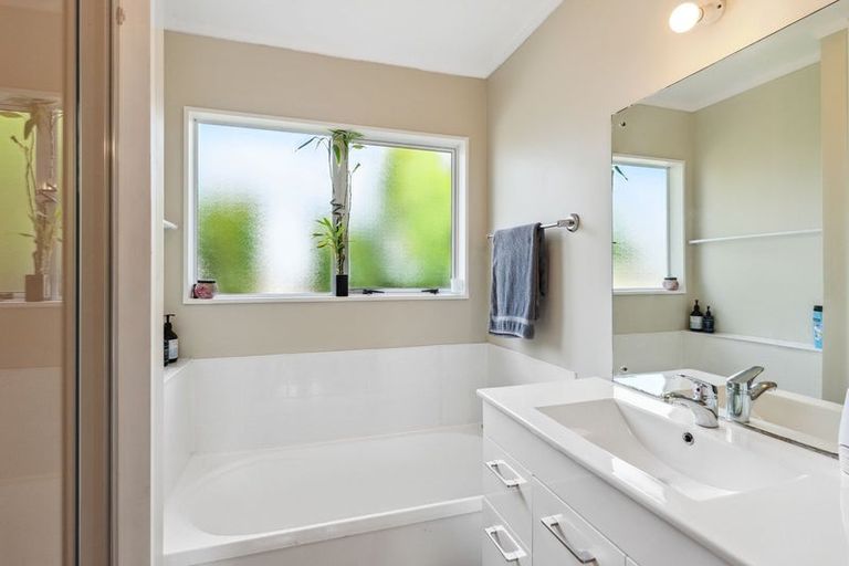 Photo of property in 73 Langdale Avenue, Paraparaumu, 5032