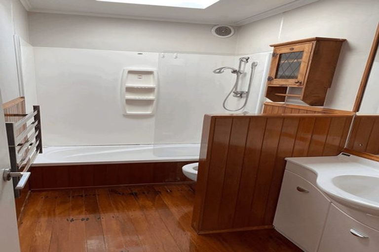 Photo of property in 65 Hebron Road, Waiake, Auckland, 0630