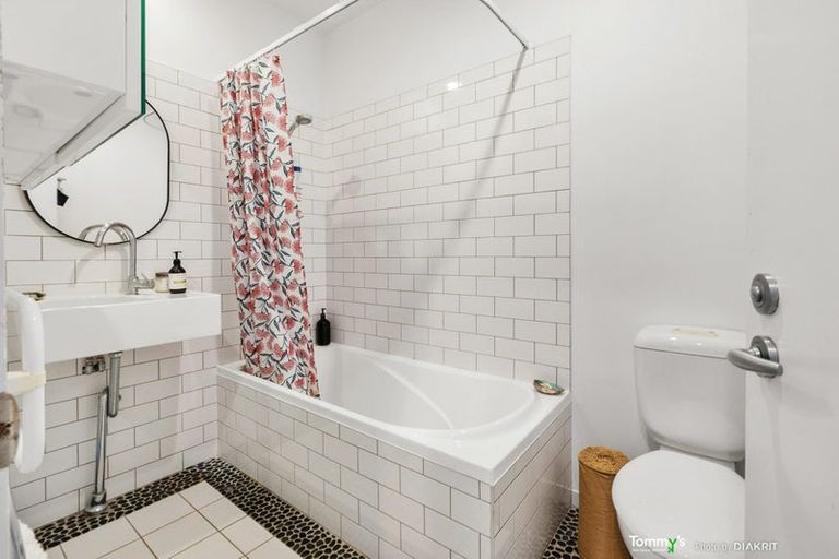 Photo of property in 306u3 Evans Bay Parade, Hataitai, Wellington, 6021