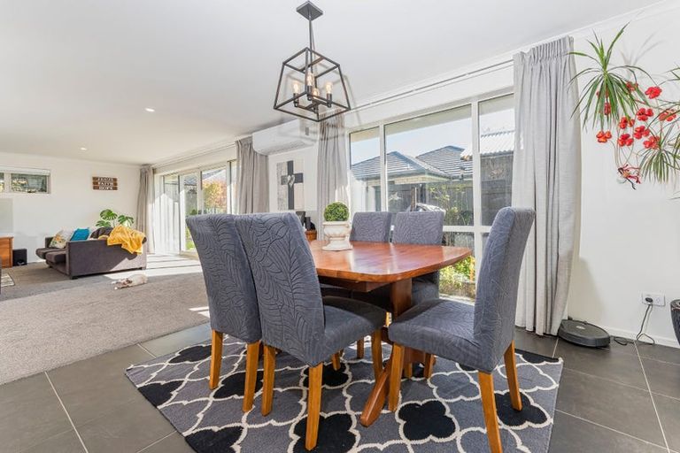Photo of property in 13 Papa Orchard Drive, Kumeu, 0810