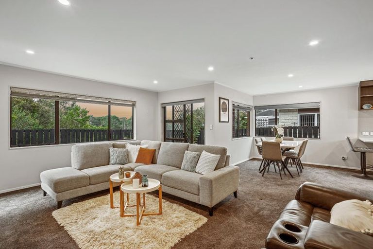 Photo of property in 2/65 Granville Drive, Massey, Auckland, 0614