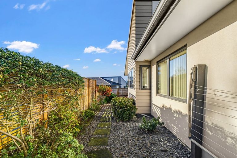 Photo of property in Caversham Park, 2/18 Caversham Road, Westmere, Whanganui, 4501
