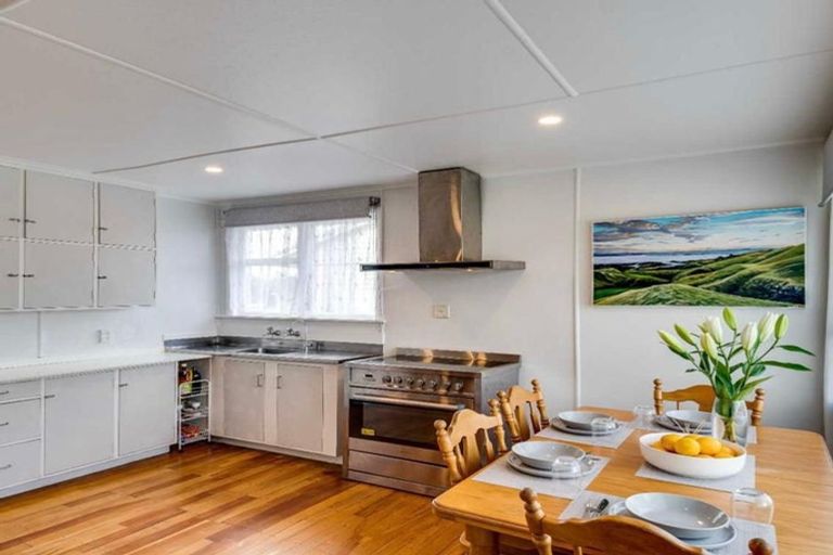 Photo of property in 55 Lipscombe Crescent, Havelock North, 4130