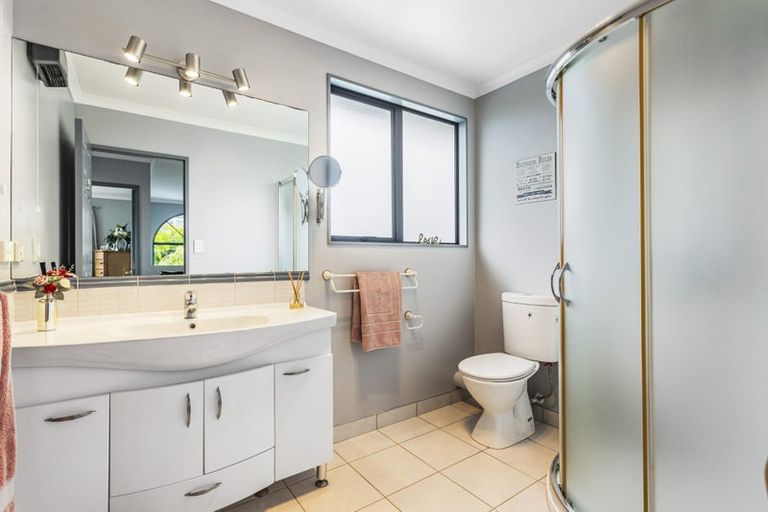 Photo of property in 95 Grovenor Drive, Orewa, 0931