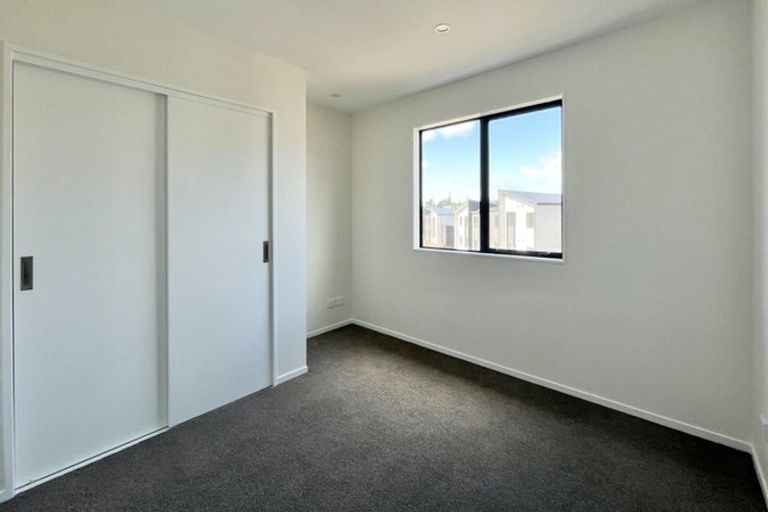 Photo of property in 3/25 Jabuka Street, Glen Eden, 0602