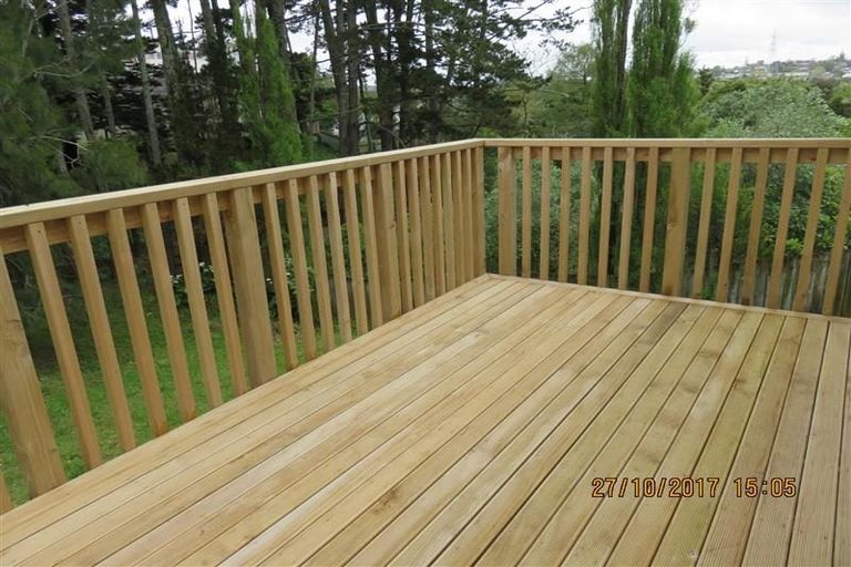 Photo of property in 5 Fernhaven Place, Massey, Auckland, 0614