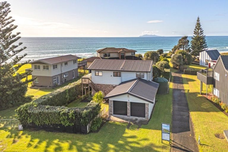 Photo of property in 3 Kon Tiki Road, Whiritoa, Whangamata, 3691