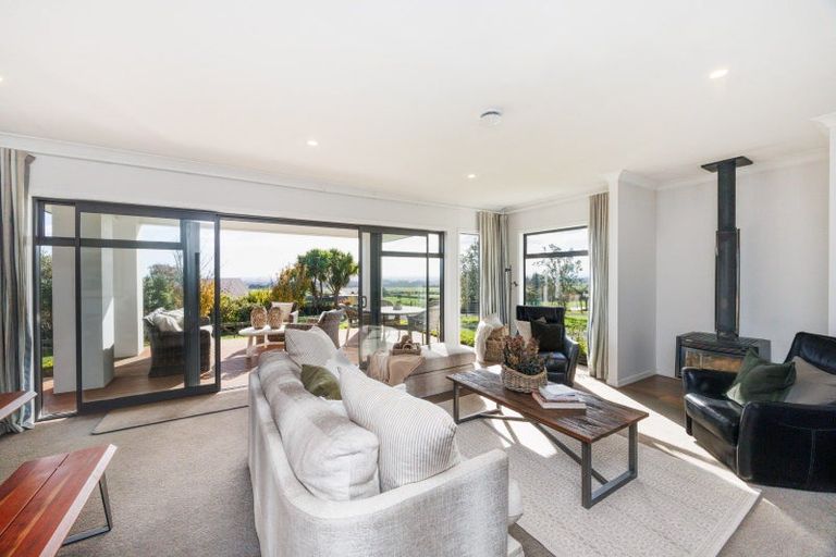 Photo of property in 12 Fleetwood Lane, Turitea, Palmerston North, 4472