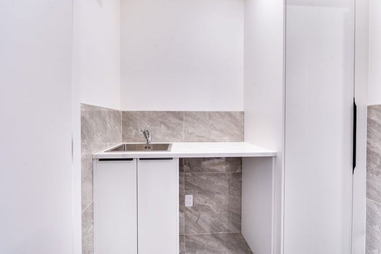 Photo of property in 2/7 Gambare Place, Wattle Downs, Auckland, 2103