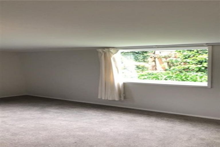Photo of property in 30 Silverstone Place, Henderson, Auckland, 0612