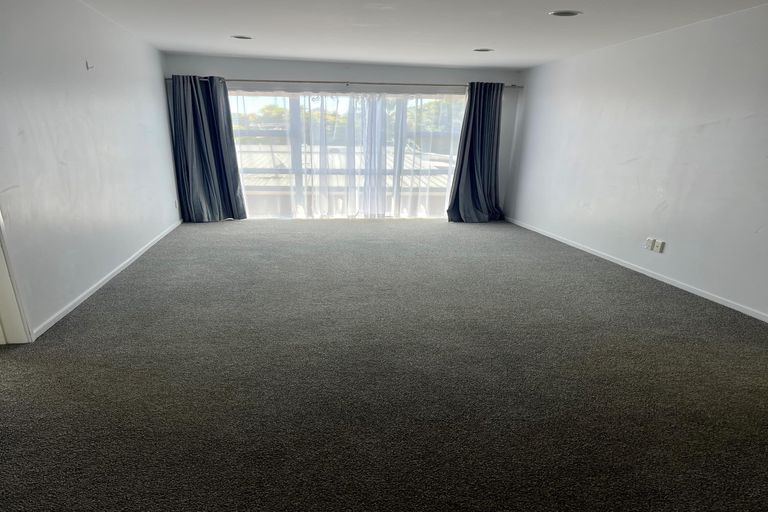 Photo of property in 4/33 Kenderdine Road, Papatoetoe, Auckland, 2025