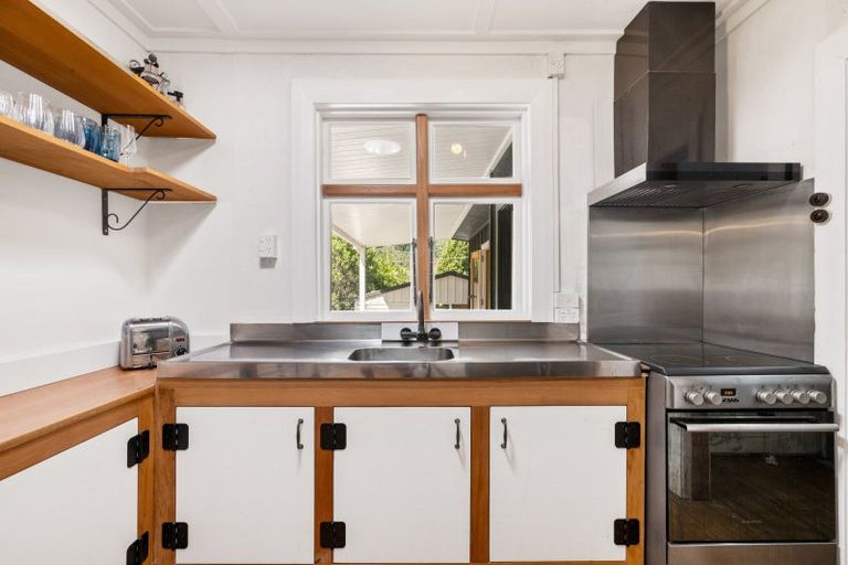 Photo of property in 59 York Street, Picton, 7220
