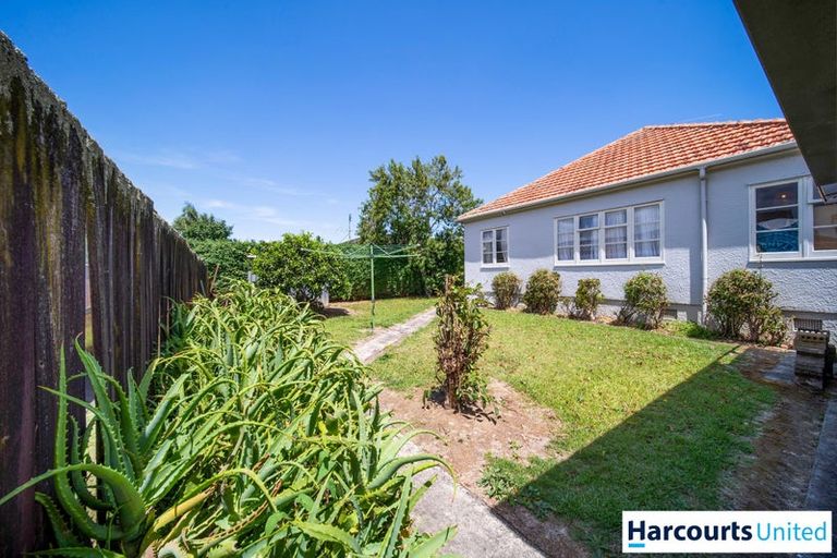 Photo of property in 35 Kolmar Road, Papatoetoe, Auckland, 2025