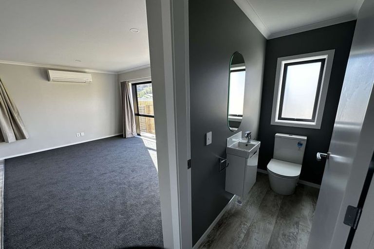 Photo of property in 8/64 Glen Road, Stokes Valley, Lower Hutt, 5019