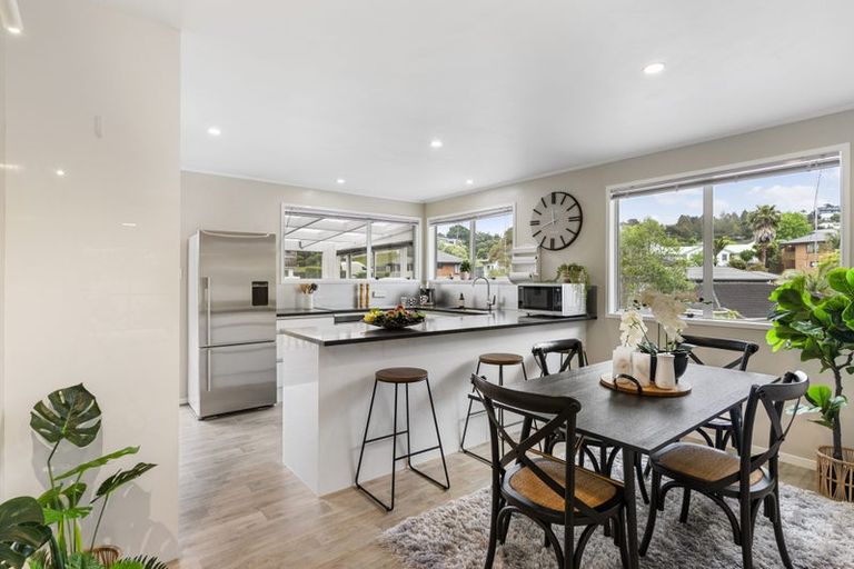 Photo of property in 8 Babington Place, Torbay, Auckland, 0630