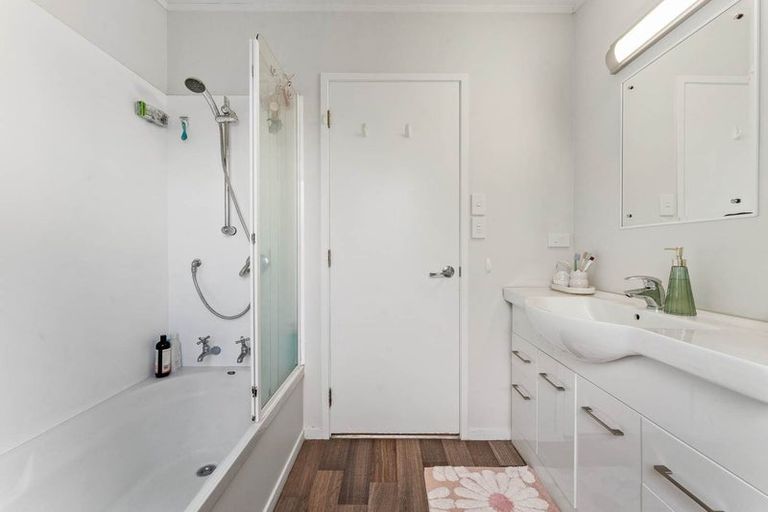 Photo of property in 10 Allender Drive, Torbay, Auckland, 0630